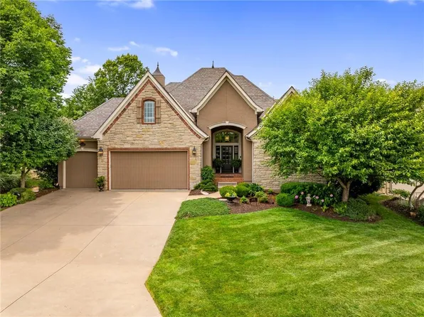 14208 Larsen St, Overland Park, KS 66221