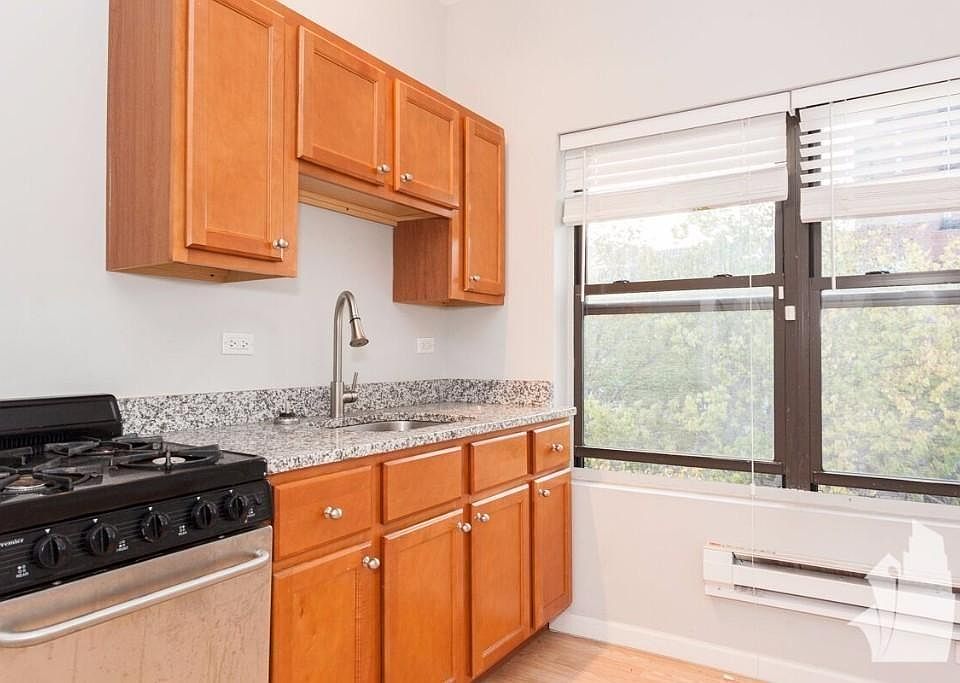 1st image of 4554 N Malden St APT 210