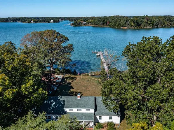 259 Solitude Dr, Reedville, VA 22539