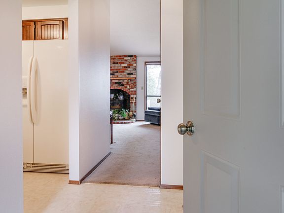 5th image of 10395 SW Grant Ct
