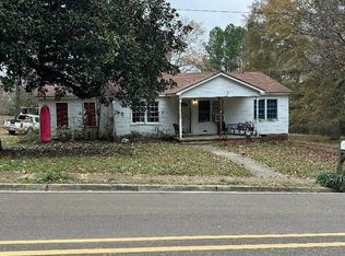 324 E Adams St, Kosciusko, MS 39090