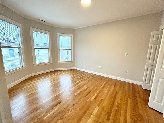 5th image of 12 Buttonwood St #3L