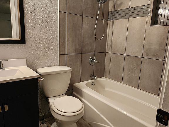 2nd image of 1010 N Apperson Way