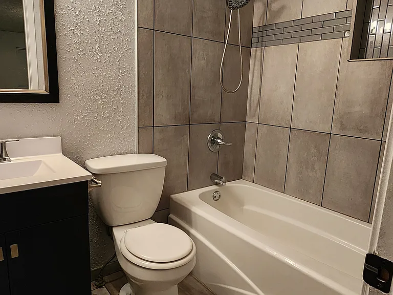 1010 N Apperson Way — Photo 2
