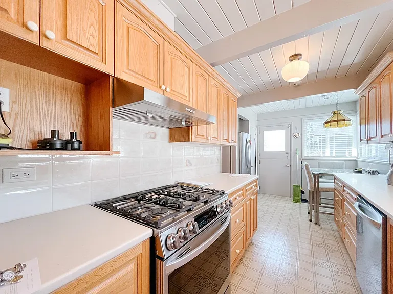 3190 Royal Ave — Photo 11