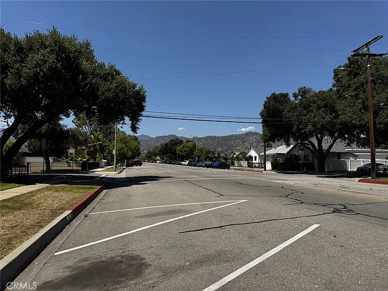 171 N Alameda Ave #B — Photo 19