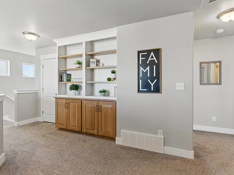 1147 N Carriage Ln — Photo 15