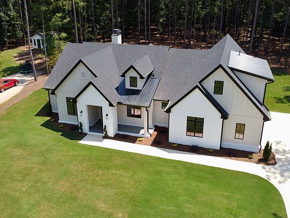3rd image of 138 Chapel Springs Dr
