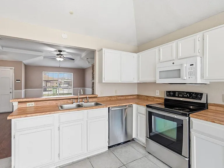 5722 Westchase Dr — Photo 6