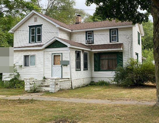 2nd image of 115 Franklin St