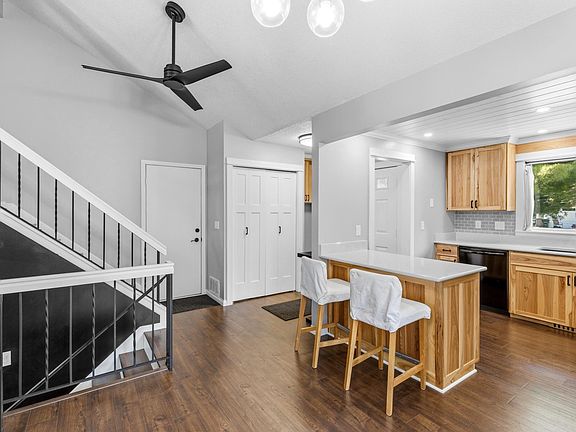 4th image of 3650 Blue Jay Way