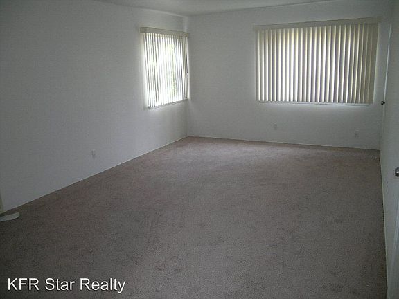 5th image of 927 Law St