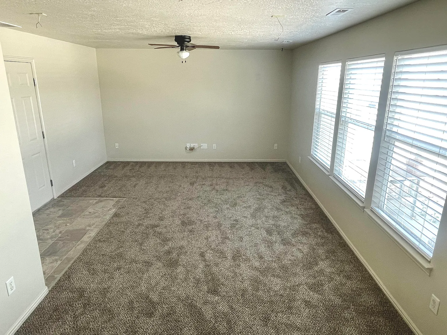 3 bed, 1696 sqft, $1,950 — Photo 4