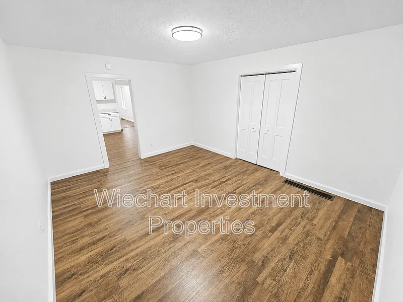 3 bed, 1.0 bath, 1444 sqft, $1,150 — Photo 3