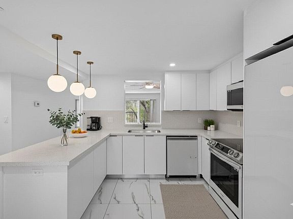 3rd image of 14375 Strathmore Lane #303