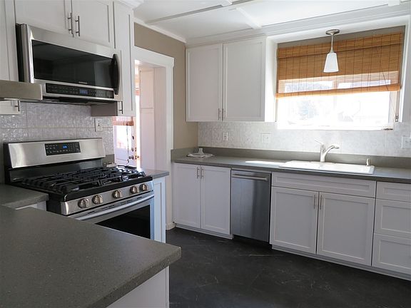 4th image of 145 Jackson St