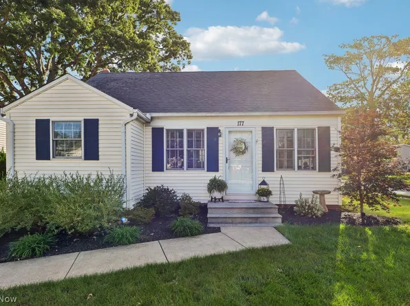 177 Parkwood Ave, Avon Lake, OH 44012