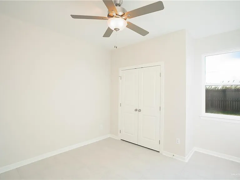 10221 N 15th St — Photo 15