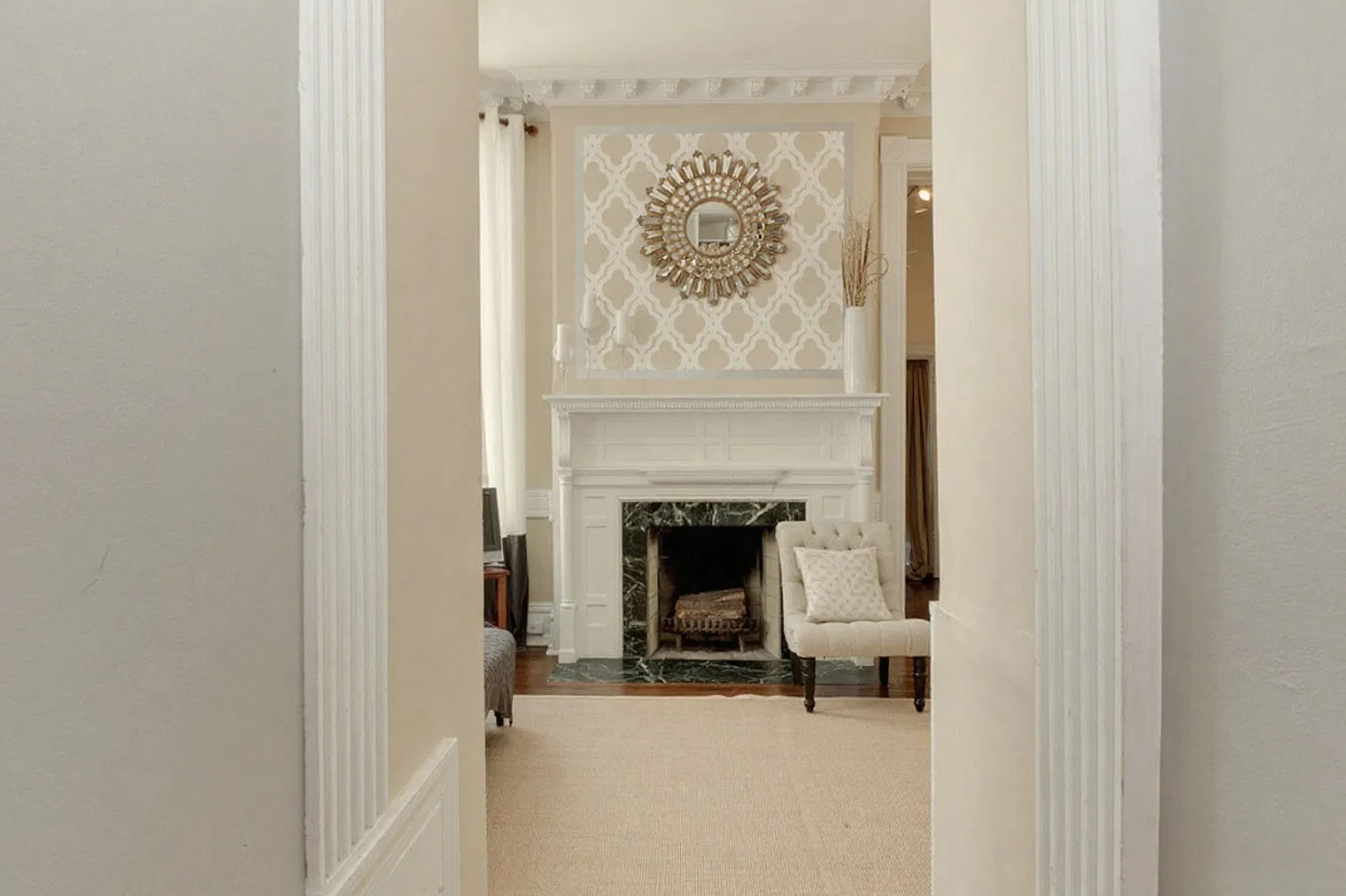 1 bed, 1.0 bath, 602 sqft, $3,434 — Photo 3