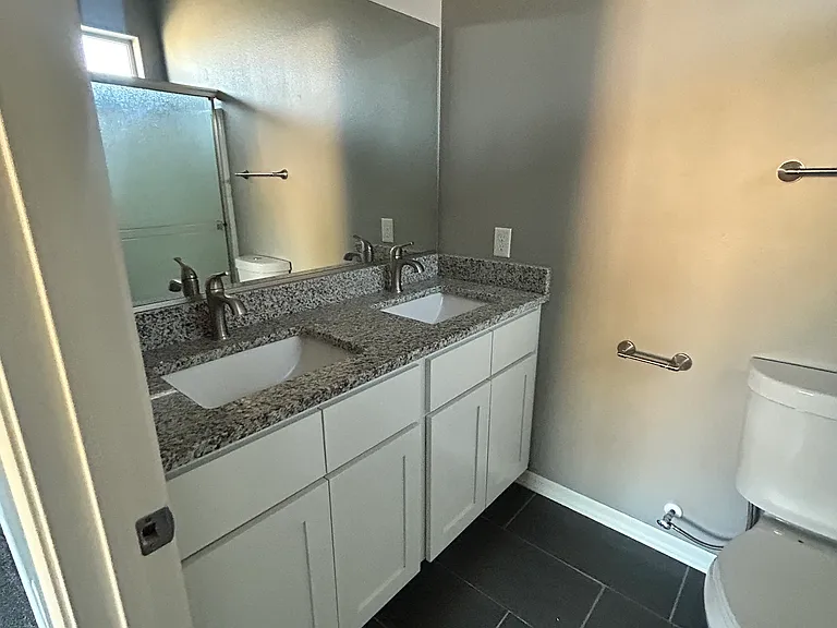 3025 N Evans St — Photo 4