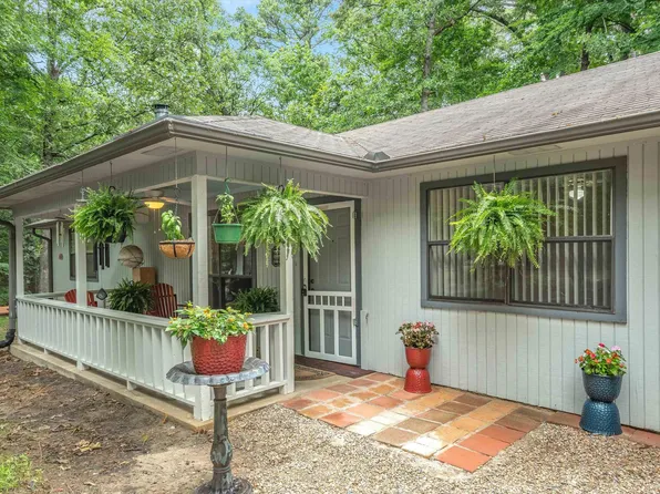 104 Rock Springs Path, Holly Lake Ranch, TX 75765