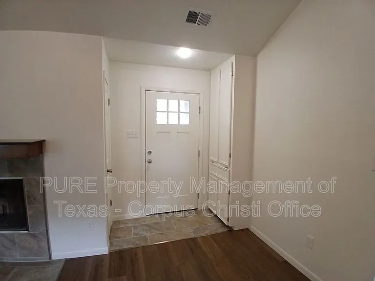 2725 Allencrest Dr — Photo 12