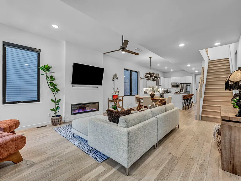 805 Brayton Ave — Photo 36