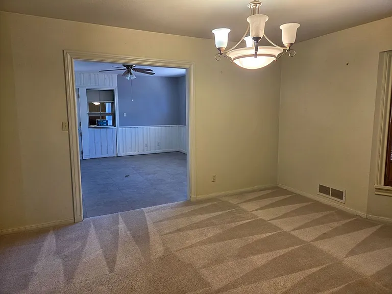 1107 S Yates St — Photo 5