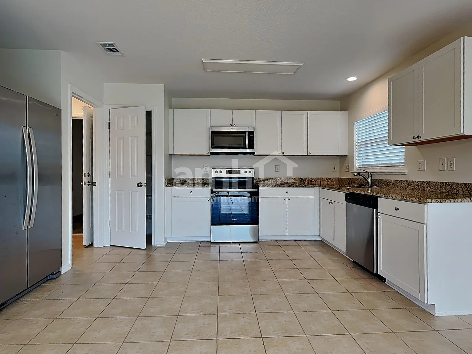 3 bed, 2.0 bath, 1248 sqft, $1,975 — Photo 3