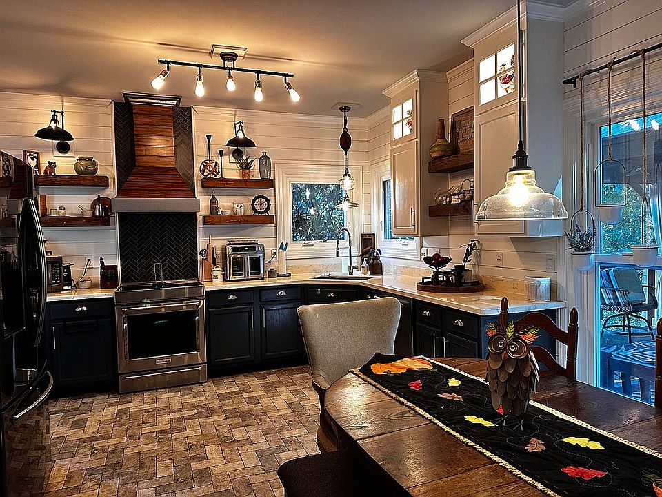Main kitchen