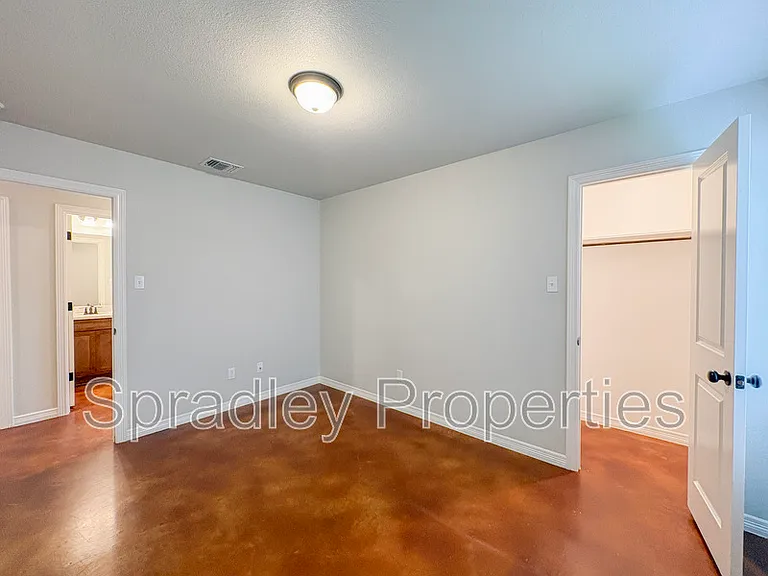 205B Sparrow Cv — Photo 10