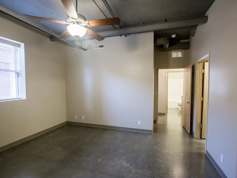 Building Photo 5