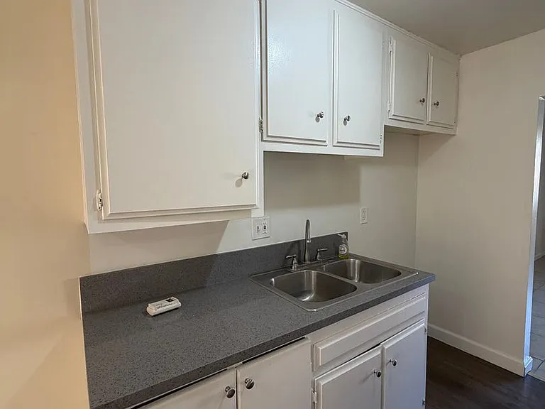 10733Oran — Photo 3