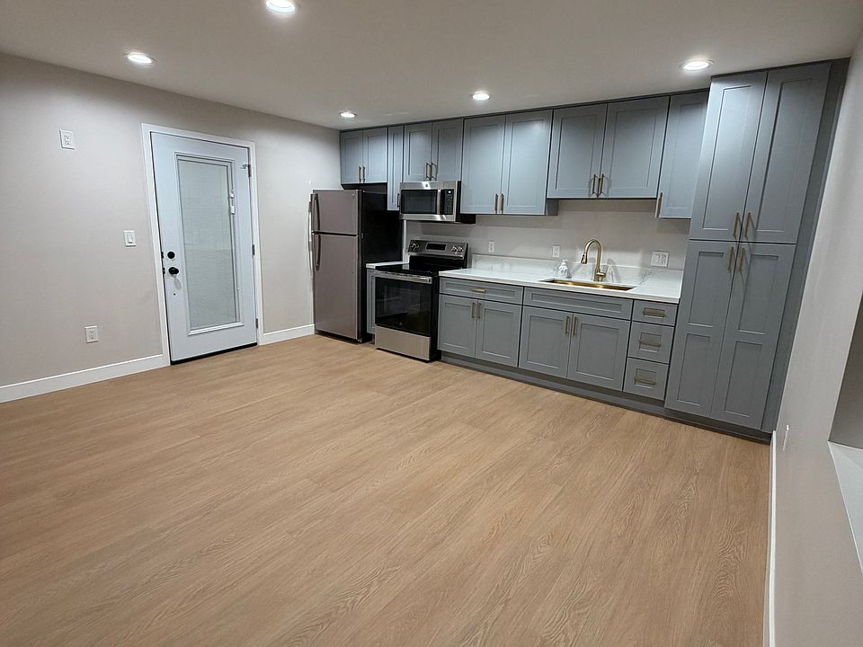 1st image of 3317 California St #3/4