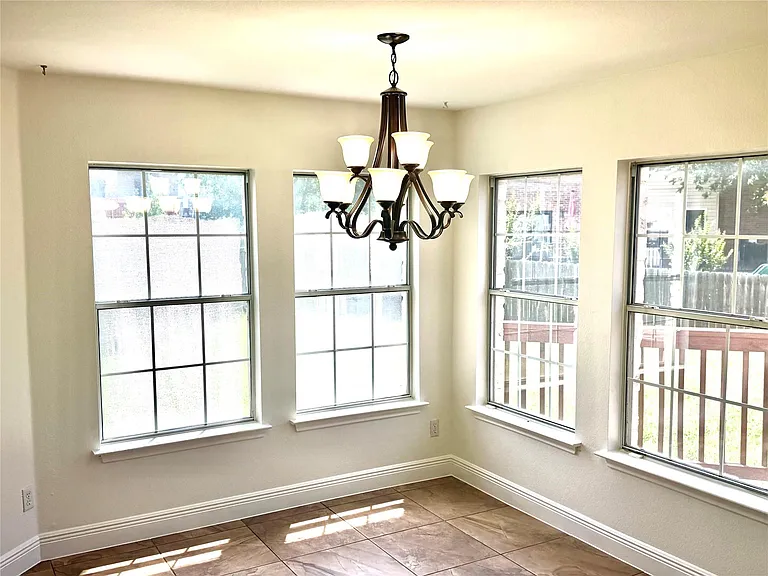 11210 Kingsgate Dr — Photo 10