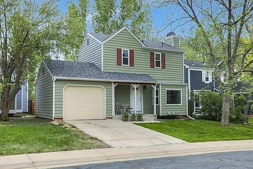 233 W Sycamore Ln Photo 1