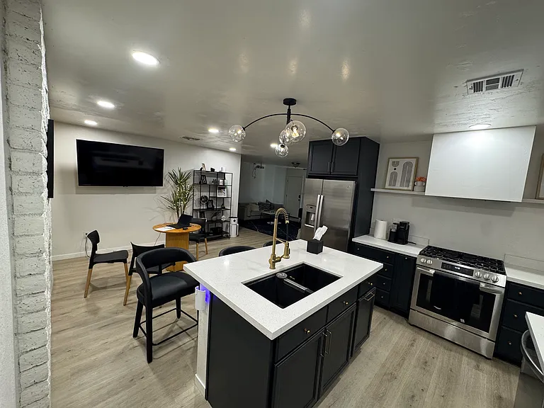 8302 E Monte Vista Rd — Photo 5