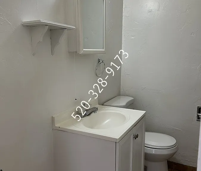 2943 N Alvernon Way #1 — Photo 8