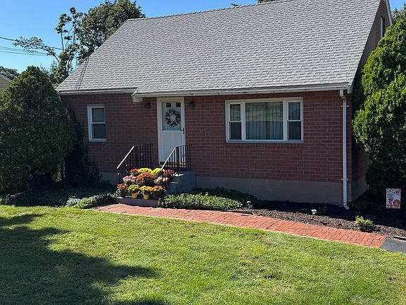 2nd image of 27 Baldwin Street