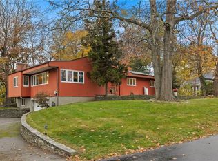 11 W View Ave, North Providence, RI 02911