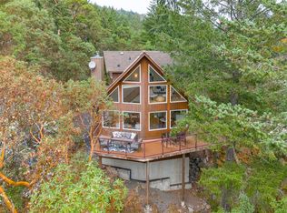 3715 Munn Rd, Highlands, BC V9E1C8