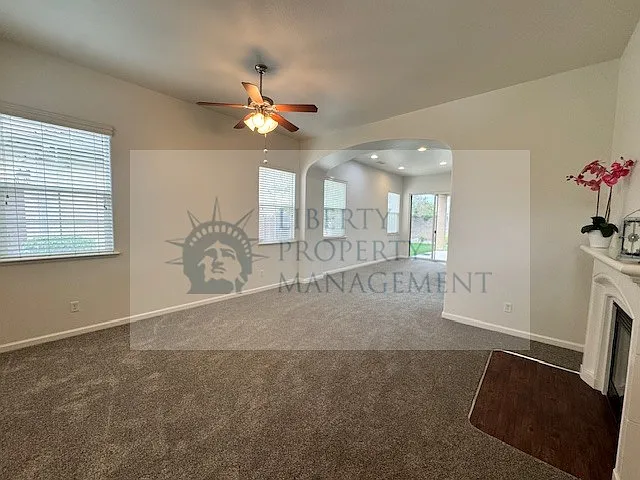 4 bed, 2.5 bath, 1616 sqft, $2,795 — Photo 2