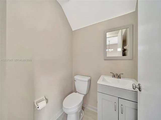 3 bed, 2.5 bath, 1220 sqft, $3,300 — Photo 3