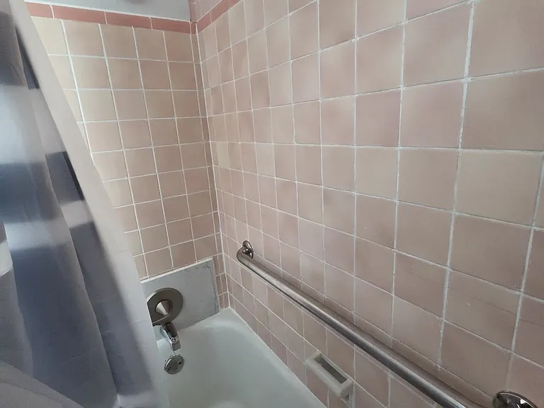 1806 Switzer Ave — Photo 3