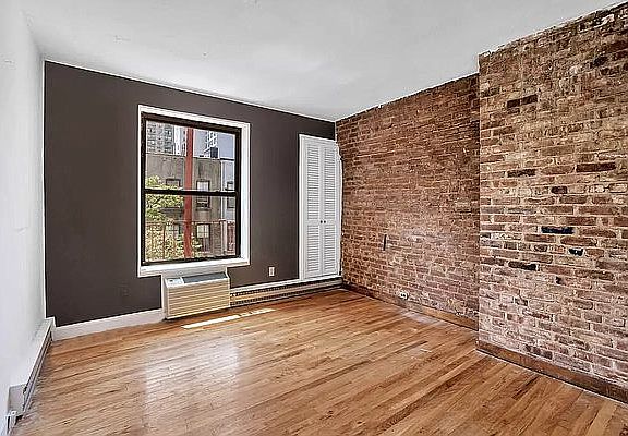 2nd image of 316 E 77th St APT 4C