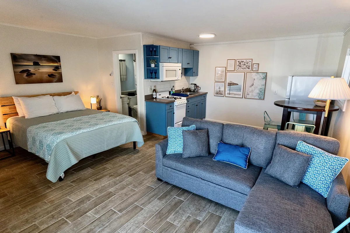 Building Photo - 933 Ocean Blvd #9
