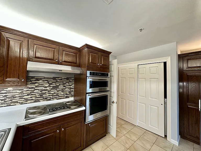 10 E Lee St #1503 — Photo 11