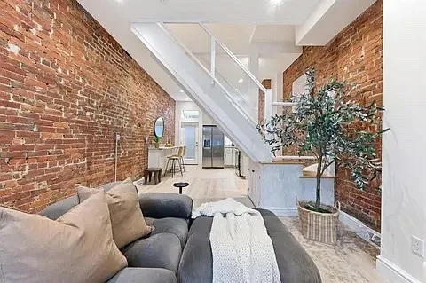 3 bed, 980 sqft, $2,000 — Photo 4