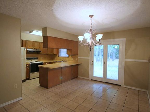 5th image of 15020 Country Acres Dr