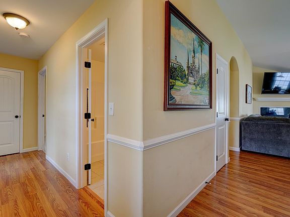 3rd image of 616 Renita Dr